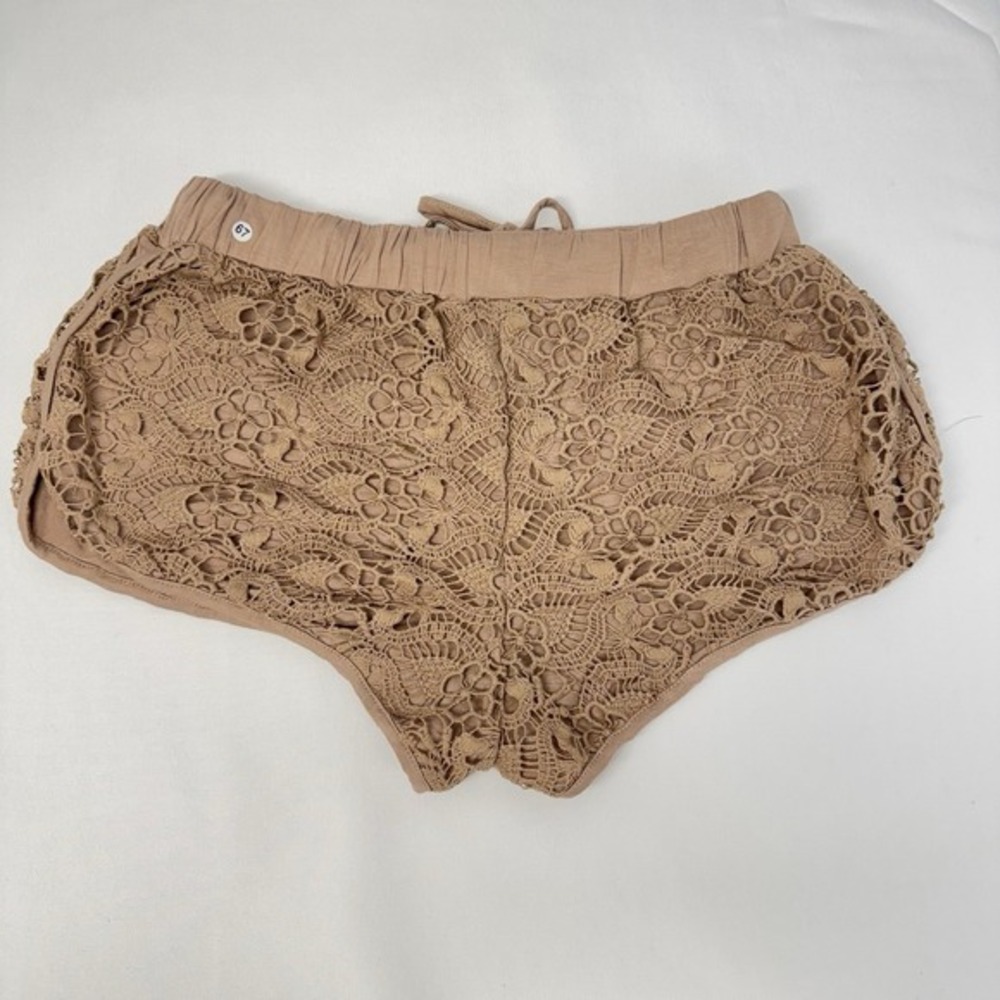 POL Women's Lace Floral Open Knit Crochet Micro Shorts Small Beige - Picture 2 of 6